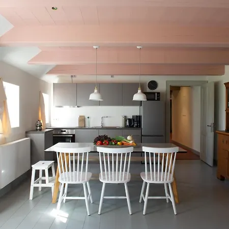 Melksett Apartment